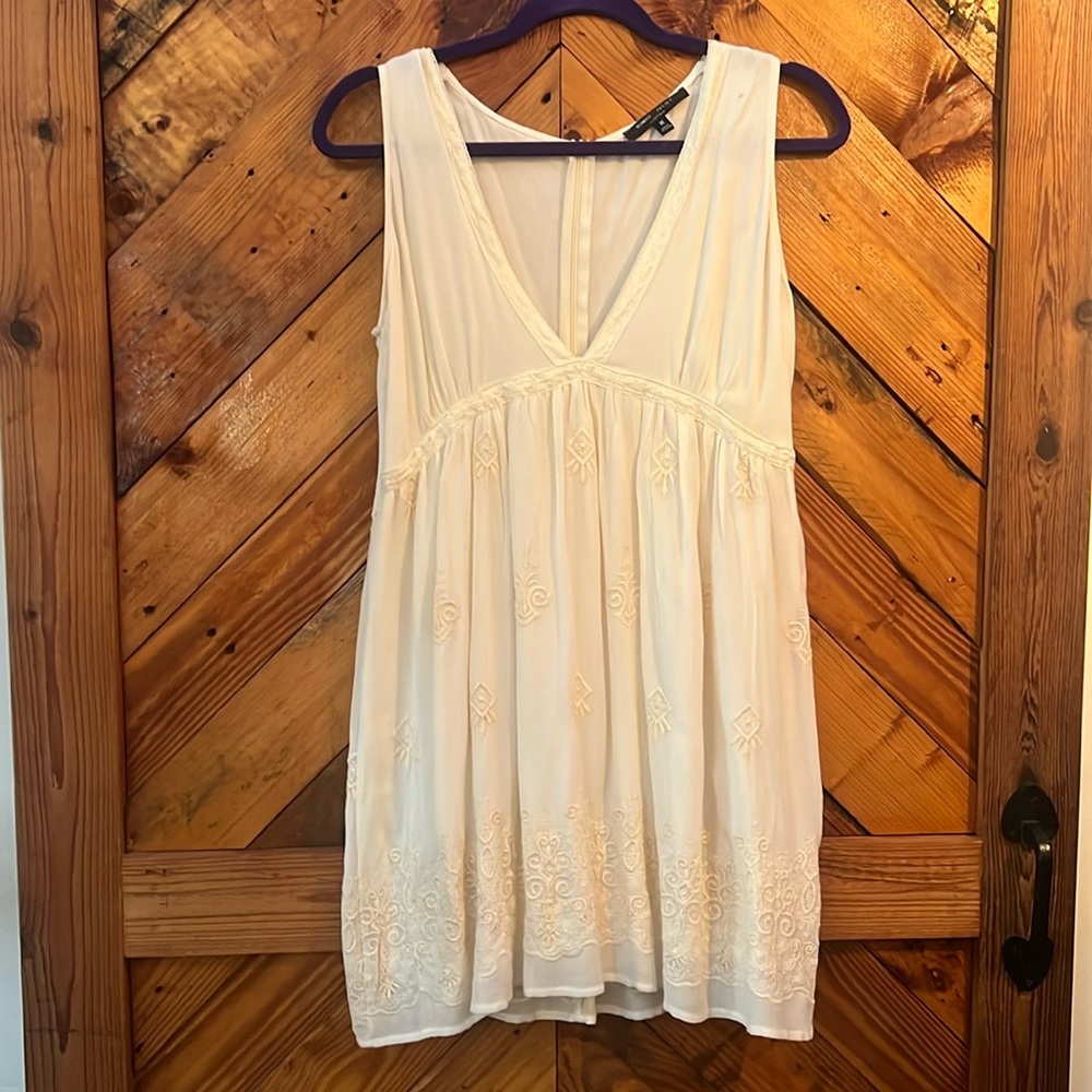 Romeo & Juliet Lace Top V-neck